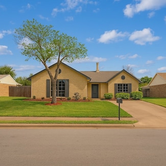 3825 Hackberry Ln, Bedford, TX 76021