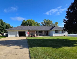 25632 Front St, Sterling, IL 61081