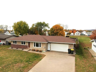207 N Dousman St, Prairie Du Chien, WI 53821
