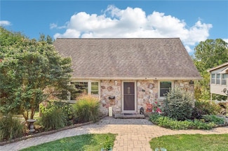 214 S Front St, Catasauqua, PA 18032