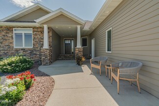 2835 E Calgary Ave, Bismarck, ND 58503
