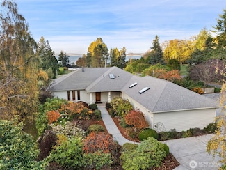 39221 Prospect St NE, Hansville, WA 98340