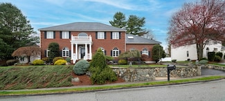 12 Ledgewood Rd, Saugus, MA 01906