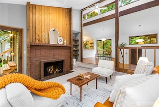 5471 NE Foster Rd, Bainbridge Island, WA 98110