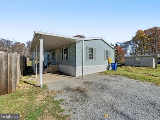 1680 Wood Crest Ln, Glen Rock, PA 17327