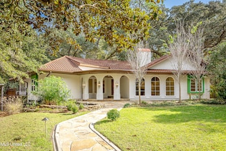 132 Pine Dr, Ocean Springs, MS 39564