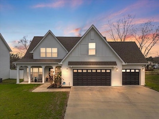 1303 Neyland Cir, Hixson, TN 37343