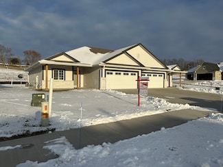 724 Oak Ridge Dr, Glenwood, IA 51534