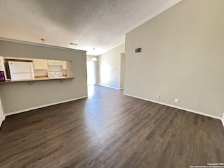 5241 Meadow Rise St, San Antonio, TX 78250