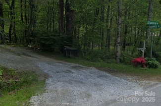 5 Hideaway Dr, Balsam Grove, NC 28708