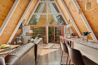 215 Chippewa Ln, Lake Arrowhead, CA 92352