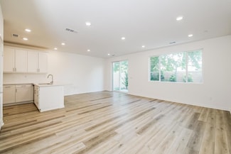 8255 Sophie Ct, Northridge, CA 91325