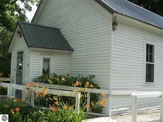 4026 Michigan St, Rosebush, MI 48878