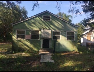 1004 La Salle St, Clearwater, FL 33755