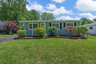 4808 Rose Blossom Ln, Hazelwood, MO 63042