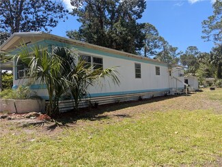 35 63rd St, Yankeetown, FL 34498