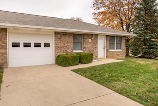 421 Buckingham Dr Unit D, London, OH 43140