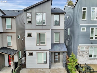 9014 SW Steens Ln, Portland, OR 97225
