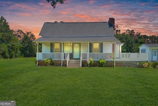 303 Oak Way Dr, Eastanollee, GA 30538