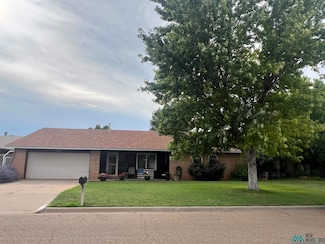 2016 Jonquil Park Dr, Clovis, NM 88101