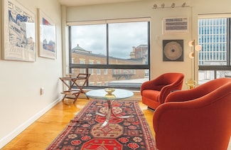 12 Stoneholm St Unit 520, Boston, MA 02115