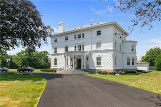 519 Bellevue Ave Unit 2N, Newport, RI 02840