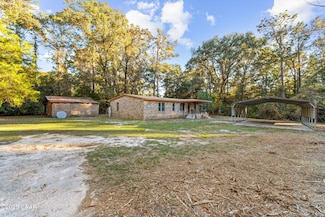 92 Howell Bluff Rd, Ponce de Leon, FL 32455