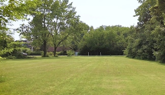 2812 Jackson Dr, Arlington Heights, IL 60004