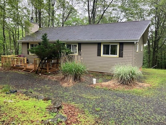 12 Chickadee Ln, Albrightsville, PA 18210