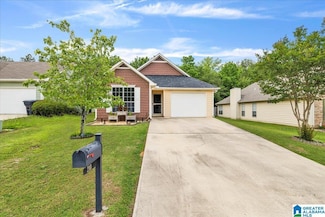 210 Carrington Ln, Calera, AL 35040