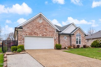 5008 Hunters Point Cir, Louisville, KY 40216