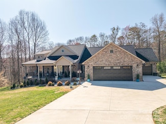 944 Clear Creek Cir, Lincolnton, NC 28092