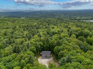 564 3rd Range Rd, Pembroke, NH 03275