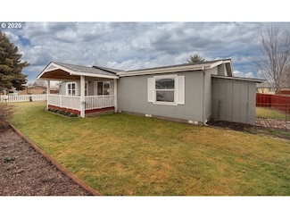 1825 NE 6th St, Redmond, OR 97756