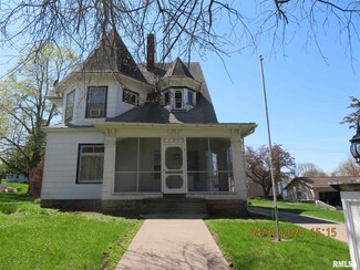 141 S Main St, Preston, IA 52069