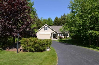81 Spruce Ln, New London, NH 03257