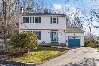 18 Fox Run Dr, West Warwick, RI 02893