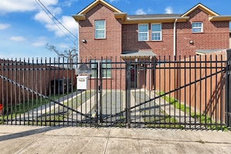 4617 Hardy St, Houston, TX 77009