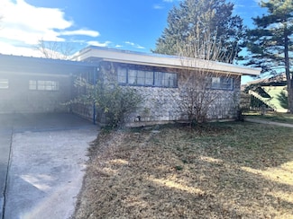 117 SW 9th St, Plainview, TX 79072