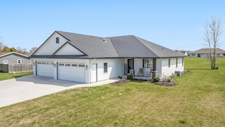 1409 Center Ave, Oostburg, WI 53070