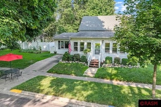 340 Howard St, Frost, MN 56033