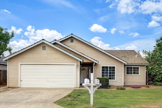 2447 N Michael St, Visalia, CA 93292