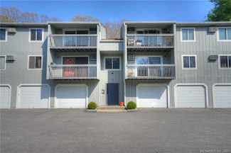 82 Buddington Rd Unit 5, Groton, CT 06340