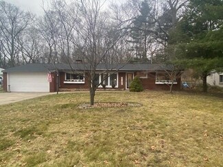 1856 Spencer Dr, Norton Shores, MI 49441
