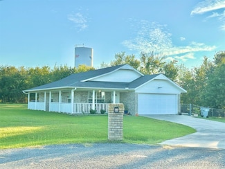 1600 E Willow Dr, Stigler, OK 74462