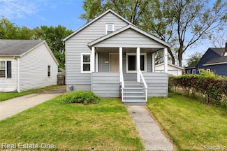 8492 Meadow Ave, Warren, MI 48089