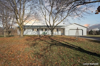 1839 144th Ave, Dorr, MI 49323