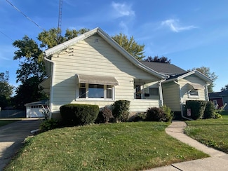 2417 11th St, Monroe, WI 53566