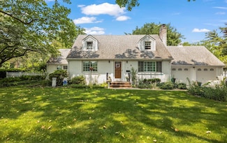 51 Wickey Ave, Westbury, NY 11590