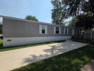 5 Mary Dr Unit 5, Lansing, MI 48906